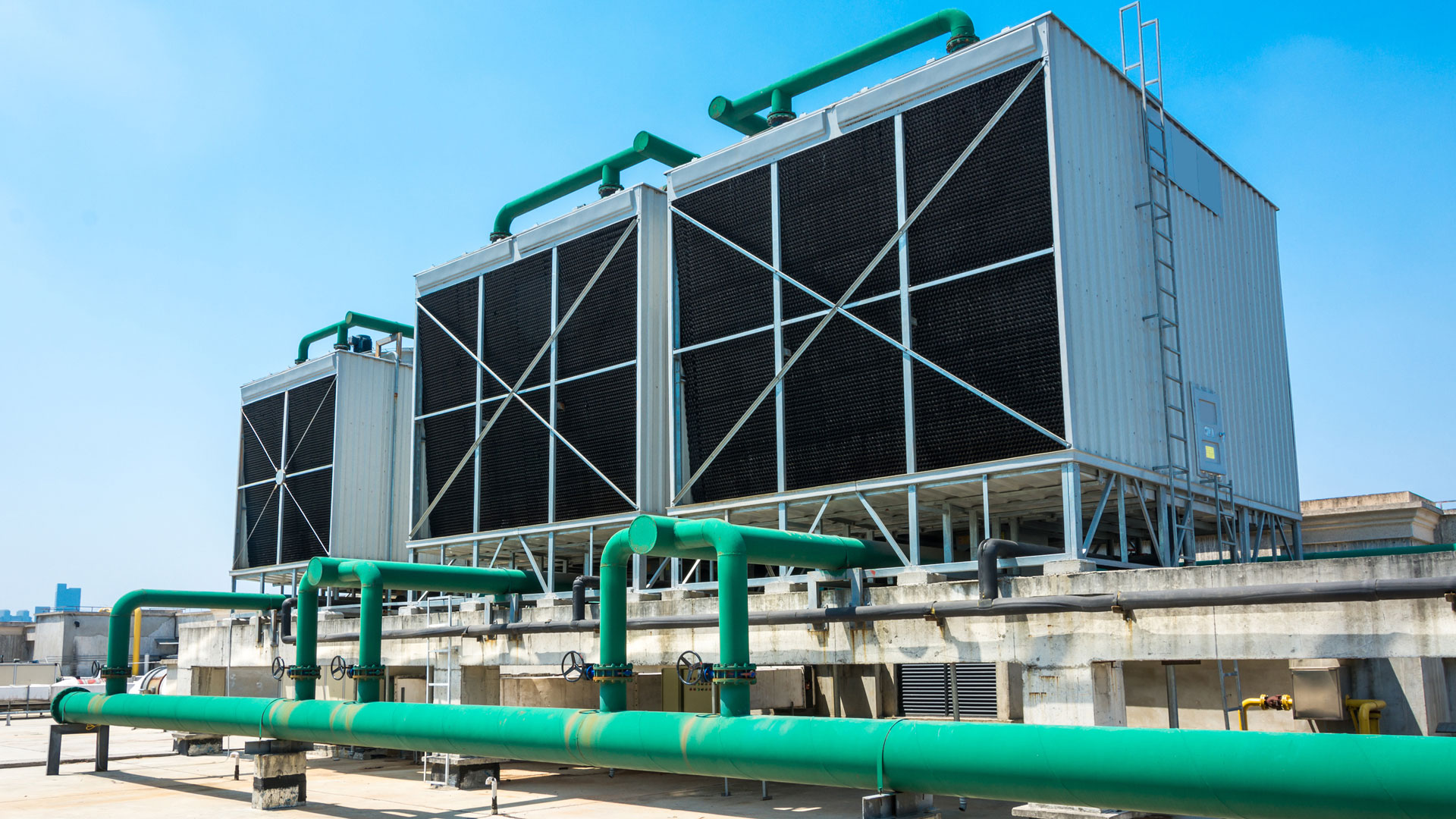 Cooling tower in a data center system